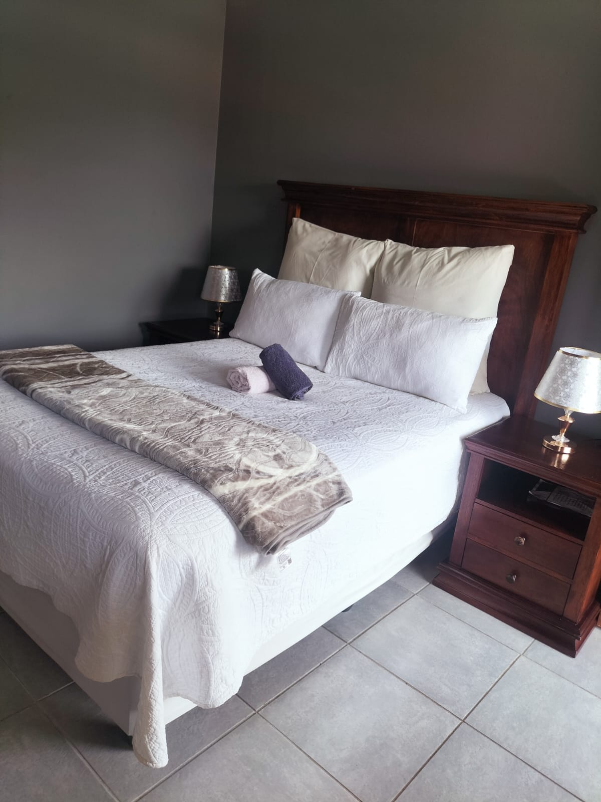 Room 9 Bed